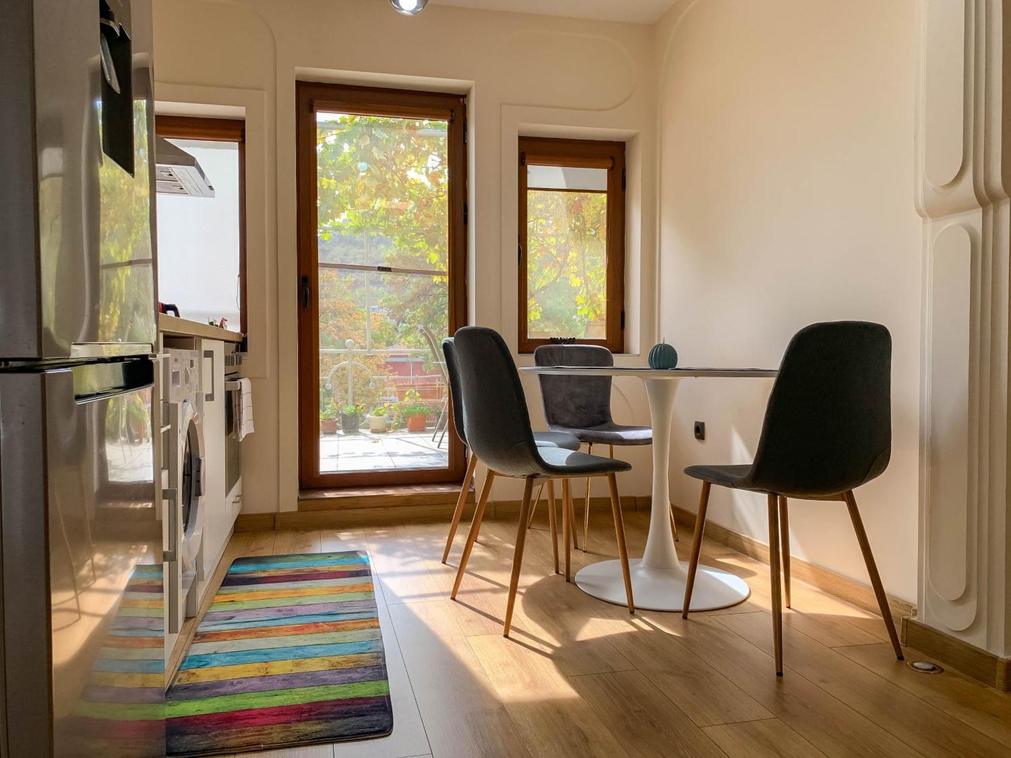 2-Bedroom Flat - Sunny Balcony 플로브디프 외부 사진