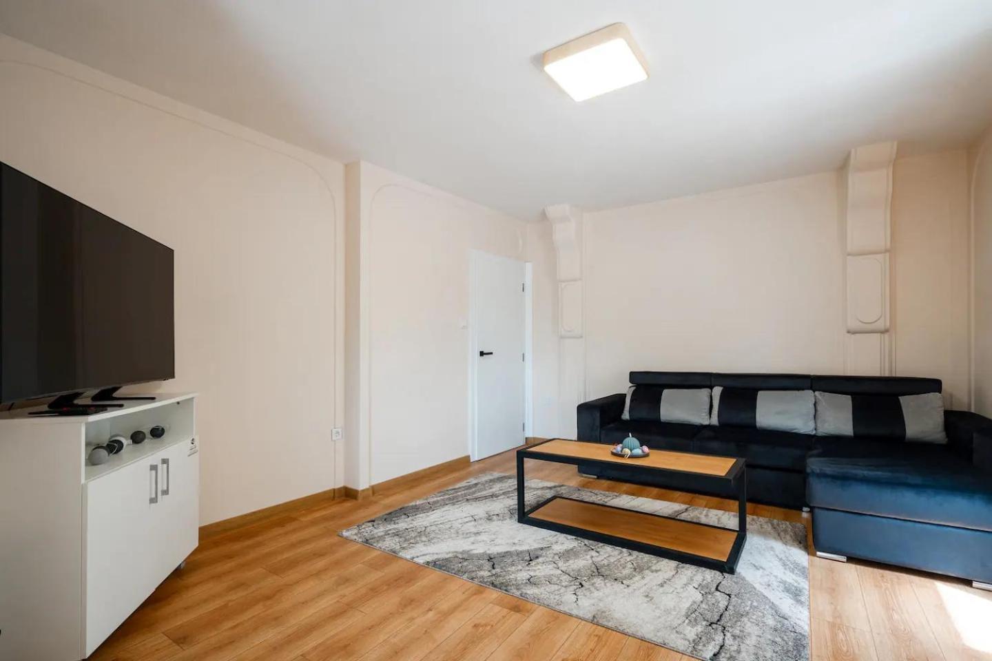 2-Bedroom Flat - Sunny Balcony 플로브디프 외부 사진